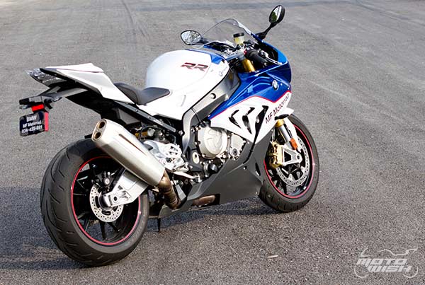 ที่สุดของการรีวิว BMW S1000RR 2015 ประกอบไทย กับการท้าชนรุ่นพี่ HP4 | MOTOWISH 29