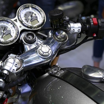 เจาะสเป็ค Triumph Thruxton R รถ Café Racer สุดจี๊ดประจำค่าย (Motor Expo 2015) | MOTOWISH 100