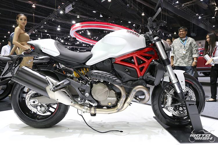 Ducati Monster 821 สีขาวมุก พกความหรูเคียงคู่ความสปอร์ต (Motor Expo 2015) | MOTOWISH 95