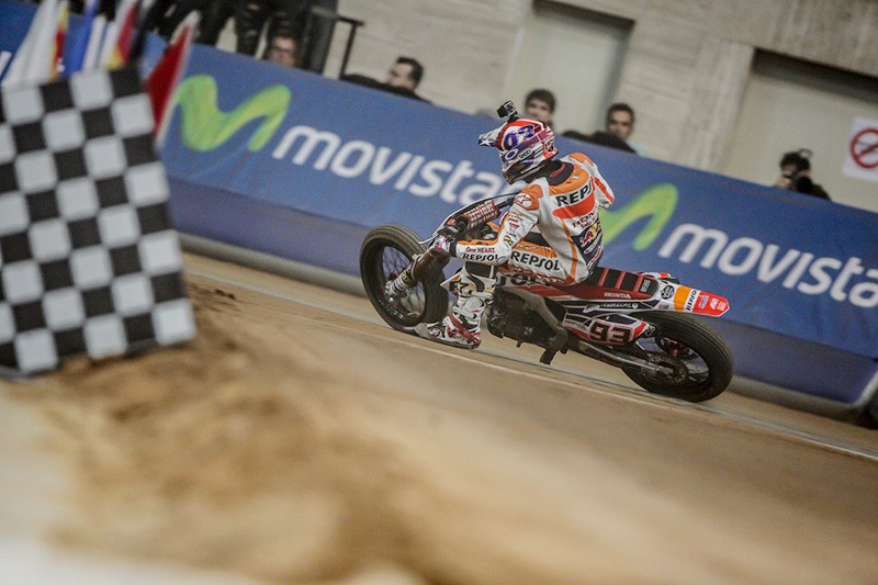 ไฮไลท์การแข่งขัน Superprestigio DTX 2015 Brad Baker ชนะ Marc Marquez สุดมันส์ | MOTOWISH 75