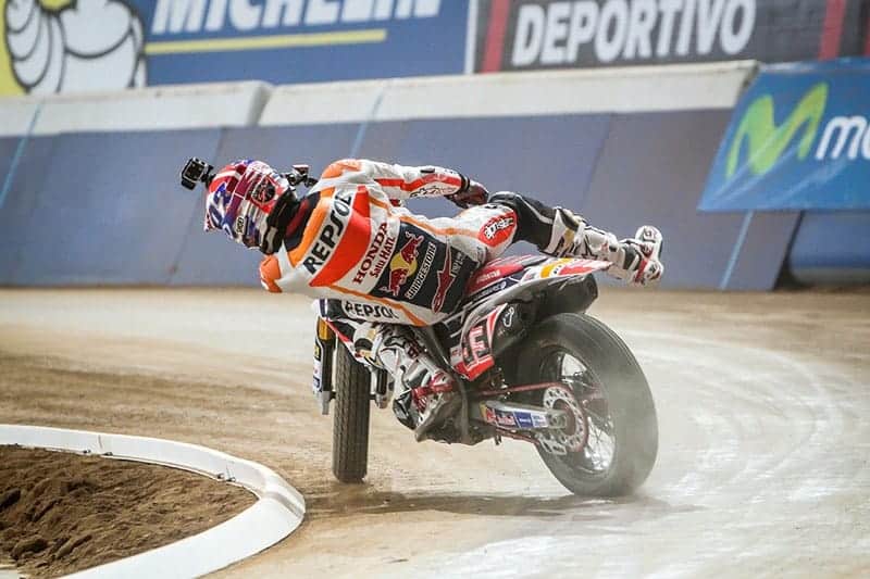 ไฮไลท์การแข่งขัน Superprestigio DTX 2015 Brad Baker ชนะ Marc Marquez สุดมันส์ | MOTOWISH 83