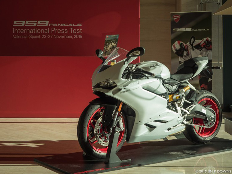 ไปดูกัน มีอะไรใหม่บ้างใน Ducati 959 Panigale 2016 | MOTOWISH 108