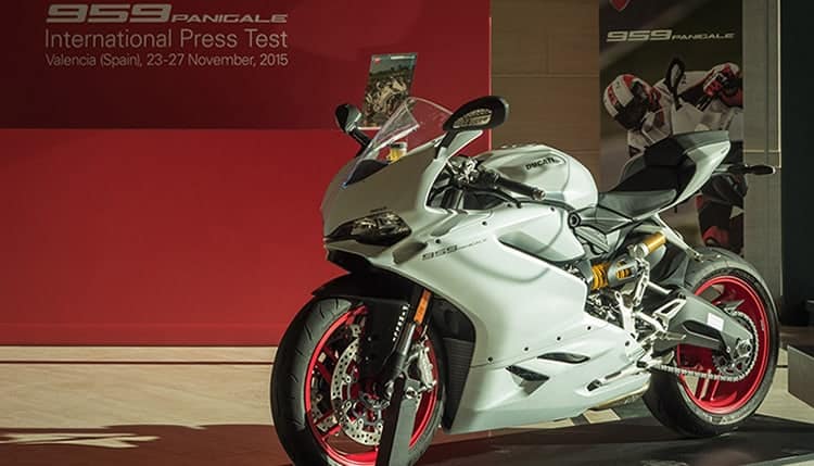 ไปดูกัน มีอะไรใหม่บ้างใน Ducati 959 Panigale 2016 | MOTOWISH 110