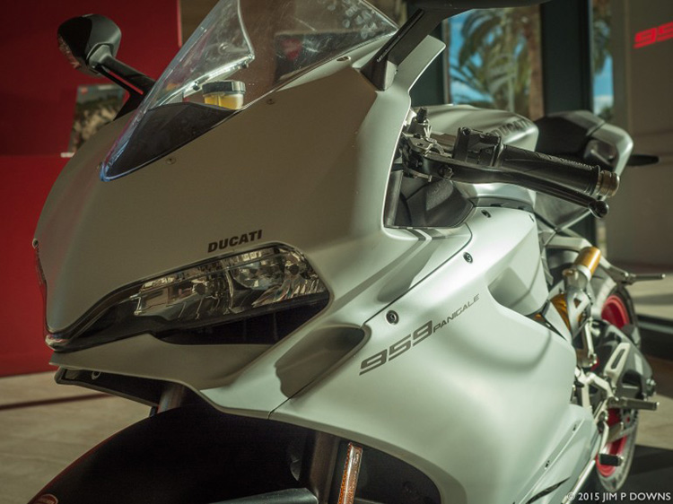 ไปดูกัน มีอะไรใหม่บ้างใน Ducati 959 Panigale 2016 | MOTOWISH 105