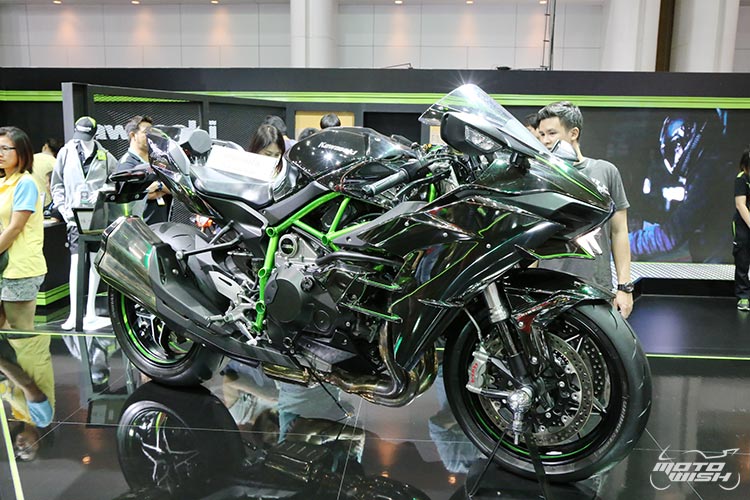 Kawasaki จัดใหญ่ ขนรถมาเต็มอัตราศึกให้แฟนๆเลือกอย่างจุใจ (Motor Expo 2015) | MOTOWISH 7