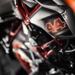 Lewis Hamilton แชมป์ F1 โชว์ผลงาน MV Agusta Dragster RR LH44 ที่เขาออกแบบเอง | MOTOWISH 111