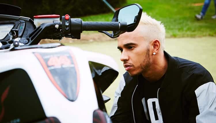 Lewis Hamilton แชมป์ F1 โชว์ผลงาน MV Agusta Dragster RR LH44 ที่เขาออกแบบเอง | MOTOWISH 113