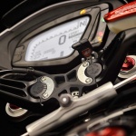 Lewis Hamilton แชมป์ F1 โชว์ผลงาน MV Agusta Dragster RR LH44 ที่เขาออกแบบเอง | MOTOWISH 100