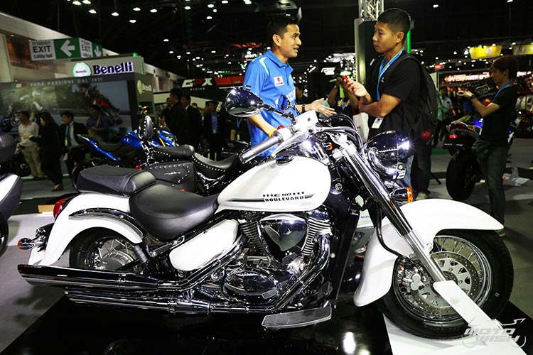 Suzuki ส่ง Boulevard รถสไตส์ Royal Cruiser พันธุ์แท้ เอาใจสายท่องเที่ยว (Motor Expo 2015) | MOTOWISH 71