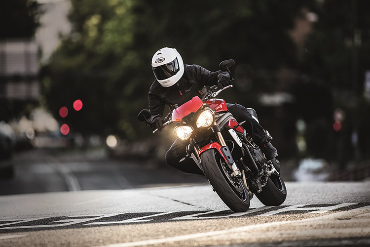 Triumph เปิดตัว Speed Triple S และ Speed Triple R ใหม่ | MOTOWISH 93