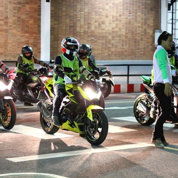 Kawasaki Good Riders School (Night Course) เรียนขี่บิ๊กไบค์ตอนกลางคืน ฟรีๆๆ !!! | MOTOWISH 81