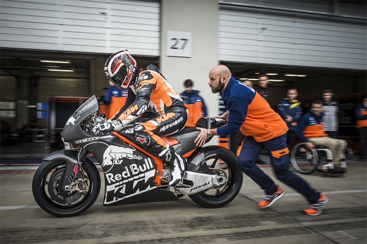 KTM RC16 อสูรกายค่ายส้ม เตรียมเปิดตัวครั้งแรกที่ Austrian GP | MOTOWISH 123