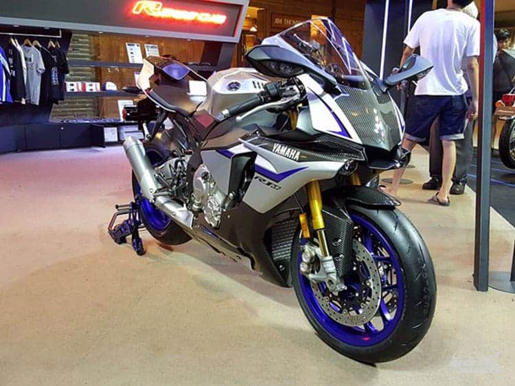 Yamaha อีกหนึ่งบูธที่ขาดไม่ได้ ขนรถมาเต็ม พกกิจกรรมมาเพียบ (BMF 2016) | MOTOWISH 95