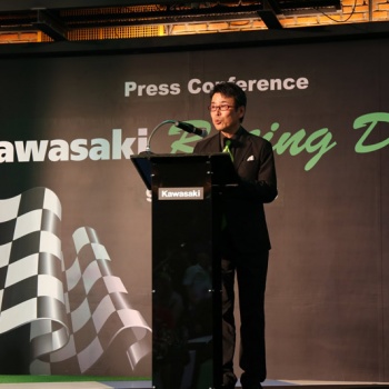 Kawasaki Racing Day 2016 เดินเล่นกระทบไหล่ ไซค์ส และ เรีย | MOTOWISH 87