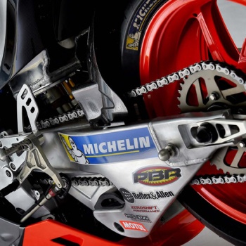 RS-GP 2016 รถแข่งโมโตจีพีลำใหม่ แห่งค่าย Aprilia | MOTOWISH 54