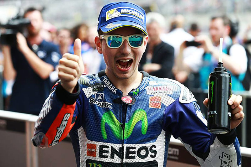 Jorge Lorenzo กระโดดนอนบนรถ Ducati GP เป็นที่เรียบร้อยแล้ว !!! | MOTOWISH 138