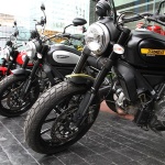 ตะลุยกลางเมืองไปกับ Ducati Scrambler Sixty2 VS ICON มีความแนว มีความเท่ห์ !!! | MOTOWISH 112