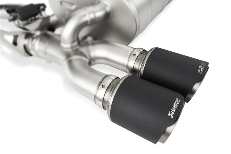 Akrapovic ฉลองครบรอบ 25 ปี เปิดตัวท่อไอเสียสุดลิมิเต็ด 25 ใบในโลก | MOTOWISH 29