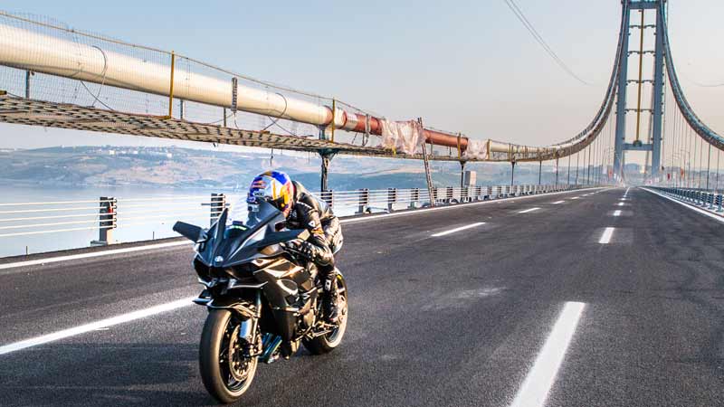 เร็วอะไรจะเบอร์นั้น!! คีแนน โซฟูโอกลู ควบ Kawasaki H2R สร้างสถิติใหม่ 400 km/h | MOTOWISH 141