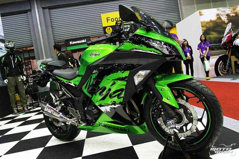 Kawasaki เปิดตัว Ninja ลายกราฟฟิกใหม่ พร้อมจำหน่ายครั้งแรกในงาน Big Motor Sale 2016 | MOTOWISH 159