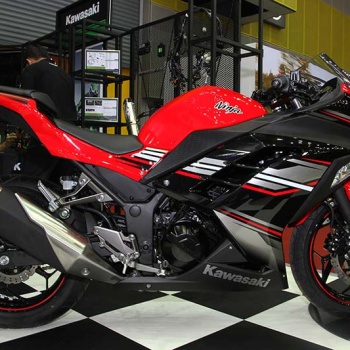 Kawasaki เปิดตัว Ninja ลายกราฟฟิกใหม่ พร้อมจำหน่ายครั้งแรกในงาน Big Motor Sale 2016 | MOTOWISH 169