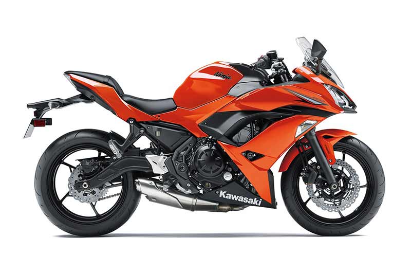 คลาสครึ่งพันระอุเมื่อ Kawasaki Ninja 650 ออกโมเดลใหม่ปี 2017 (Intermot 2016) | MOTOWISH 83