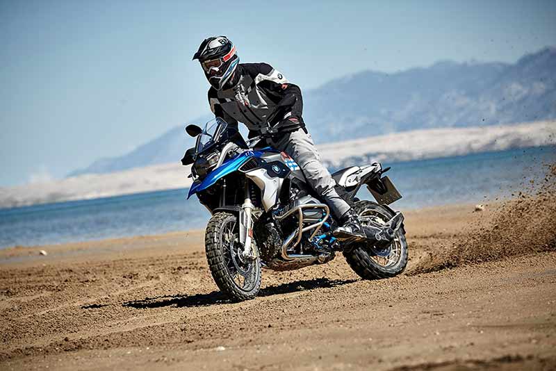 BMW R1200GS 2017 แอดเวนเจอร์ไบค์ในฝัน เพิ่มความมันส์อีก 2 รุ่น (EICMA 2016) | MOTOWISH 53