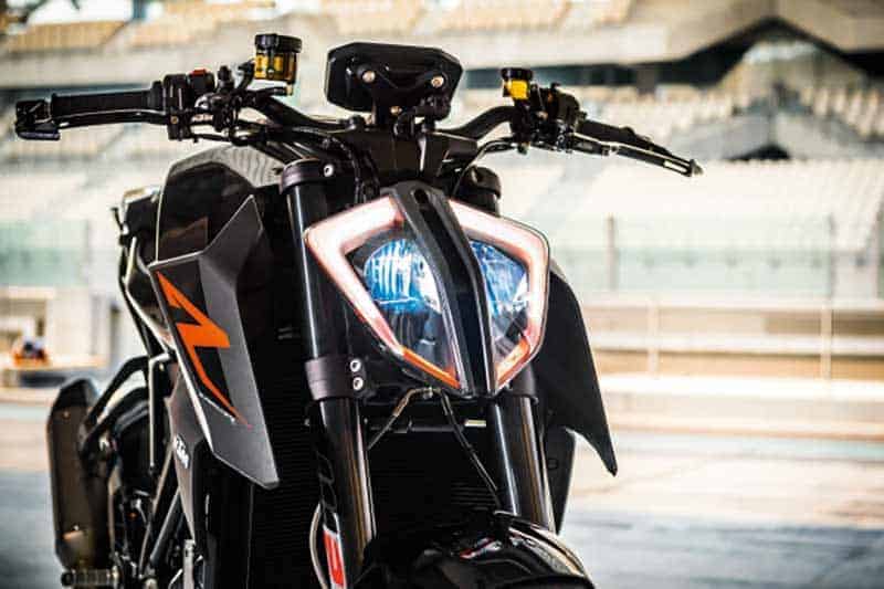 KTM DUKE 2017 รุกตลาดอัพทุกซีรี่ย์ 125, 250, 390, 790, Super Duke R (EICMA 2016) | MOTOWISH 82