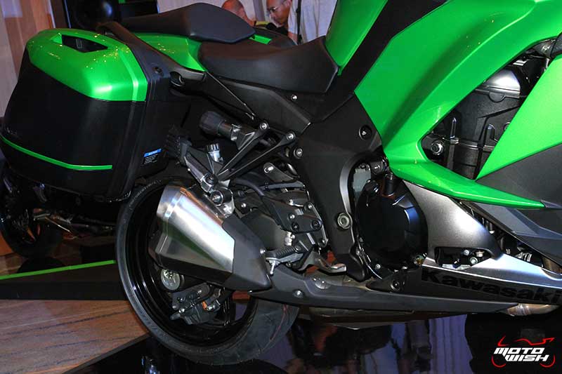 Ninja 1000 : 2017 สปอร์ตทัวริ่งที่จะพาคุณซิ่งไปทุกที่อย่างเร้าใจ | MOTOWISH 149