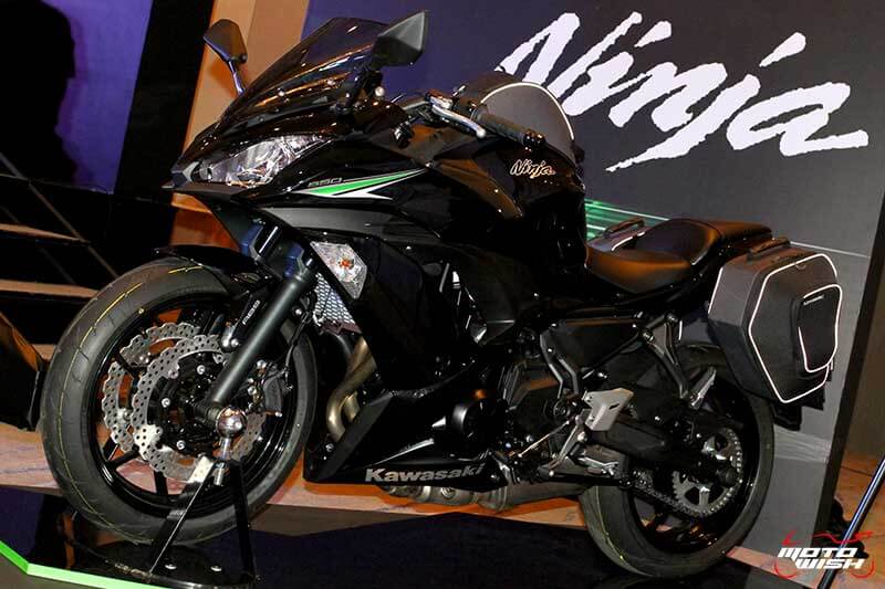 เปิดตัวในไทย Kawasaki Ninja 650 2017 โฉมใหม่สปอร์ตถอดแบบ ZX-10R พร้อมราคาขาย - ในที่สุด Kawasaki Thailand ได้เปิดตัว Ninja 650 2017 อย่างเป็นทางการในประเทศไทย หลังจากได้เปิดตัวไปในงาน Intermot 2016 ที่เยอรมันก่อนหน้านี้ Kawasaki Ninja 650 2017 มาด้วยรูปลักษณ์โฉบเฉี่ยวตามแบบฉบับของ Ninja ซูเปอร์สปอร์ตจากคาวาซากิ เครื่องยนต์ MotoWish 2017 Kawasaki Ninja 650 05 - เปิดตัวในไทย Kawasaki Ninja 650 2017 โฉมใหม่สปอร์ตถอดแบบ ZX-10R พร้อมราคาขาย - ในที่สุด Kawasaki Thailand ได้เปิดตัว Ninja 650 2017 อย่างเป็นทางการในประเทศไทย หลังจากได้เปิดตัวไปในงาน Intermot 2016 ที่เยอรมันก่อนหน้านี้ Kawasaki Ninja 650 2017 มาด้วยรูปลักษณ์โฉบเฉี่ยวตามแบบฉบับของ Ninja ซูเปอร์สปอร์ตจากคาวาซากิ เครื่องยนต์