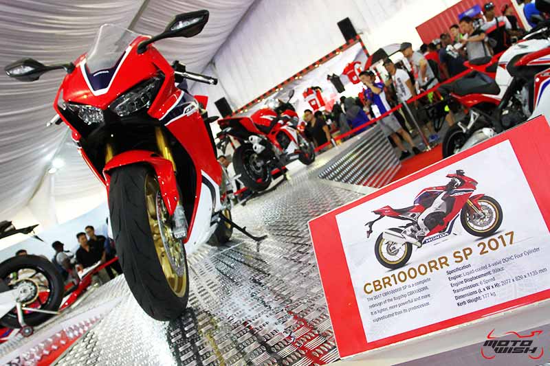 Preview : CBR1000RR SP 2017 เจาะทุกช็อตจากรถจริงก่อนวางจำหน่าย | MOTOWISH 77