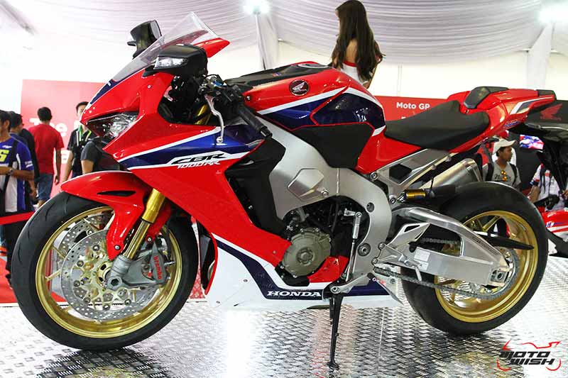 Preview : CBR1000RR SP 2017 เจาะทุกช็อตจากรถจริงก่อนวางจำหน่าย | MOTOWISH 83