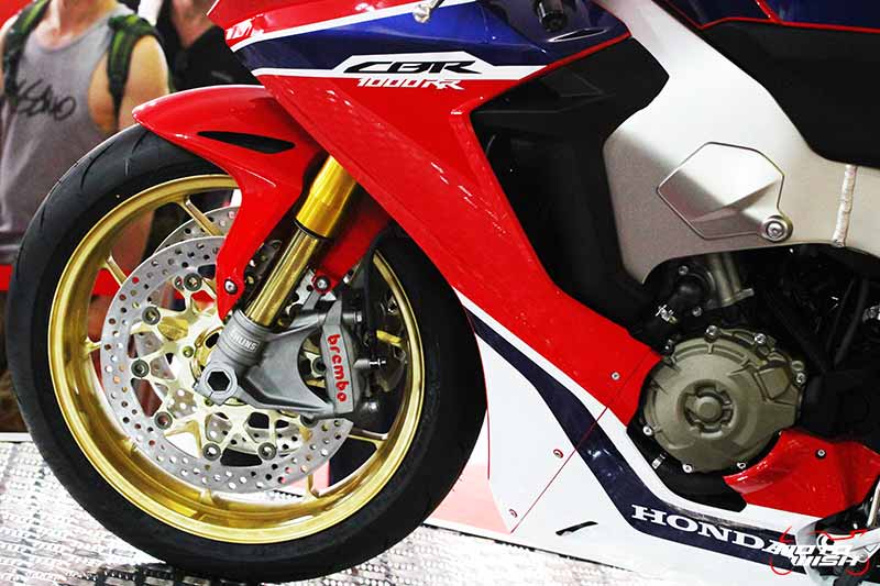 Preview : CBR1000RR SP 2017 เจาะทุกช็อตจากรถจริงก่อนวางจำหน่าย | MOTOWISH 87