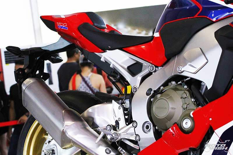 Preview : CBR1000RR SP 2017 เจาะทุกช็อตจากรถจริงก่อนวางจำหน่าย | MOTOWISH 110