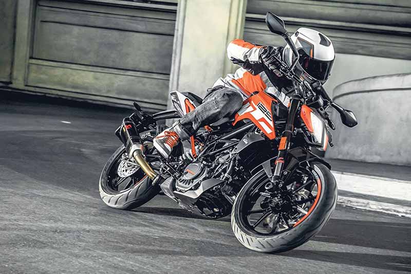 KTM DUKE 2017 รุกตลาดอัพทุกซีรี่ย์ 125, 250, 390, 790, Super Duke R (EICMA 2016) | MOTOWISH 88