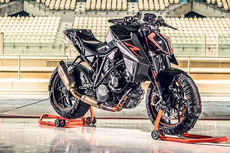 KTM DUKE 2017 รุกตลาดอัพทุกซีรี่ย์ 125, 250, 390, 790, Super Duke R (EICMA 2016) | MOTOWISH 87