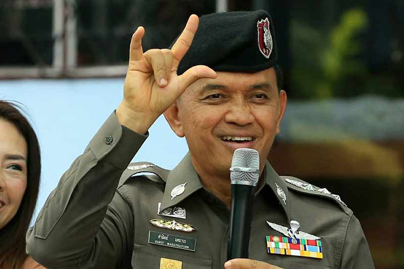 บช.น. ปล่อยโปรฯแรงรับปีใหม่ รีเซ็ตใบสั่งจ่ายค่าปรับ 100 เดียว - ออกโปรฯแรงรับปีใหม่กันเลยทีเดียว สำหรับกองบัญชาการตำรวจนครบาล (บช.น.) นำโดย พล.ต.ท.ศานิตย์ มหถาวร ผบช.น. ได้มีข้อสั่งการถึง ผบก.น.1-9 เนื่องในช่วงเทศกาลปีใหม่ 2560" มหถาวร - บช.น. ปล่อยโปรฯแรงรับปีใหม่ รีเซ็ตใบสั่งจ่ายค่าปรับ 100 เดียว - ออกโปรฯแรงรับปีใหม่กันเลยทีเดียว สำหรับกองบัญชาการตำรวจนครบาล (บช.น.) นำโดย พล.ต.ท.ศานิตย์ มหถาวร ผบช.น. ได้มีข้อสั่งการถึง ผบก.น.1-9 เนื่องในช่วงเทศกาลปีใหม่ 2560"