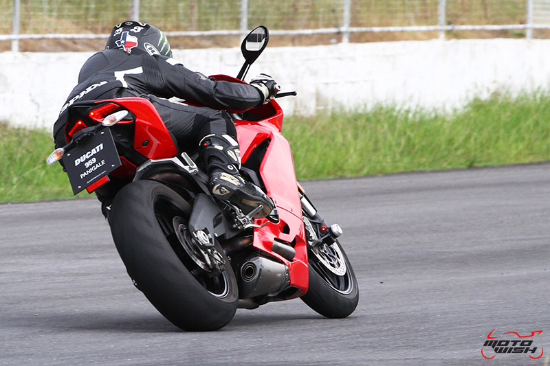 Review : Ducati 959 Panigale หล่อ หรู แบบมีเอกลักษณ์ | MOTOWISH 75