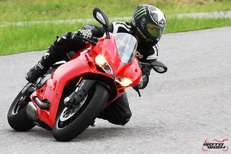 Review : Ducati 959 Panigale หล่อ หรู แบบมีเอกลักษณ์ | MOTOWISH 81