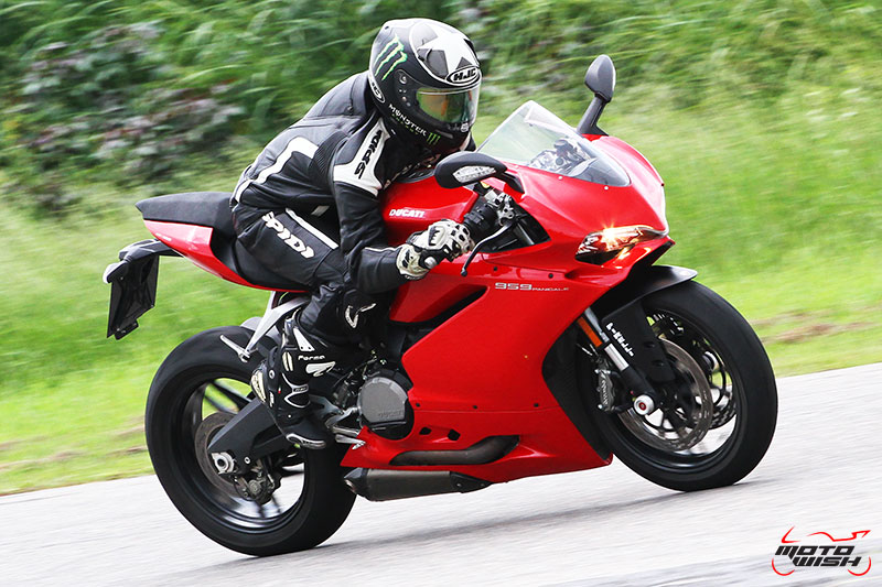 Review : Ducati 959 Panigale หล่อ หรู แบบมีเอกลักษณ์ | MOTOWISH 88