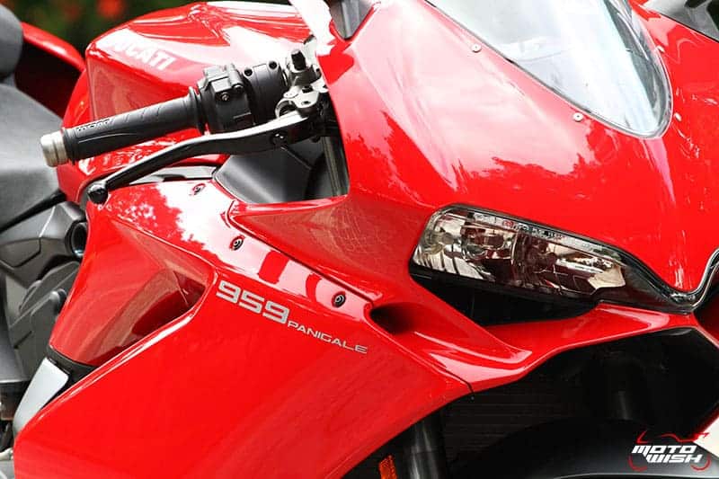 Review : Ducati 959 Panigale หล่อ หรู แบบมีเอกลักษณ์ | MOTOWISH 102