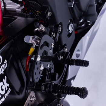 motowish-Yamaha-YZF-R1-World-Superbike-Race-Bike-5 motowish-Yamaha-YZF-R1-World-Superbike-Race-Bike-5