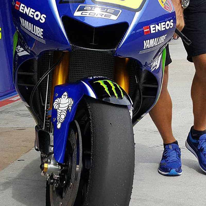 Yamaha มาเหนือ!! ออกแบบ Winglets ใหม่ซุกในแฟริ่ง YZR-M1 "พ่อหมอ" เอ่ยปากชมว่า สวยมาก!! | MOTOWISH 98