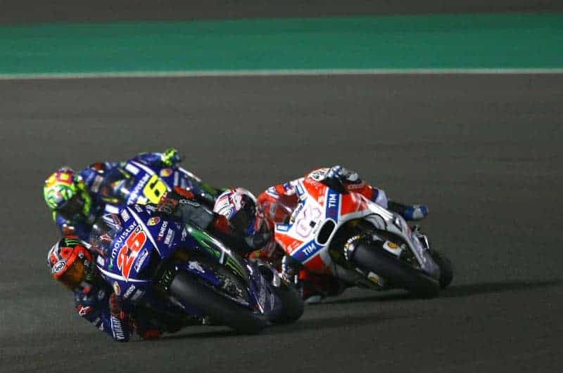 Vinales โชว์สดกด Yamaha M1 เสียบใน Dovizioso ขึ้นโพเดียมพร้อมพ่อหมอ Rossi | MOTOWISH 61