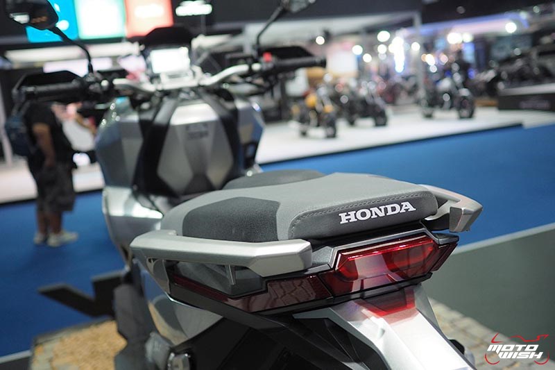 เปิดตัว Honda X-ADV สกูตเตอร์แอดเวนเจอร์ไบค์ ราคาสุดเร้า 4.15 แสน (Motor Show 2017) | MOTOWISH 13