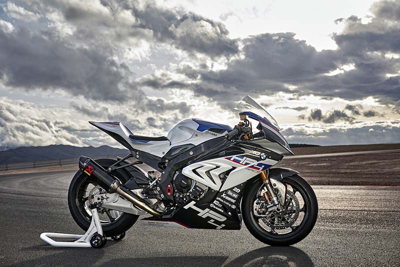 สุดตะลึง หล่อ แรง โหด!! เปิดโฉมหน้า BMW HP4 Race พร้อมรายละเอียด | MOTOWISH 4