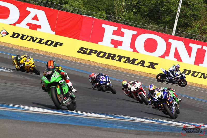 Supersport Race 2 เปิดแลกดุเดือด!! “เดชา” หวดไม่ยั้ง รั้งตำแหน่งโพลเดี้ยมอันดับ 3 | MOTOWISH 6