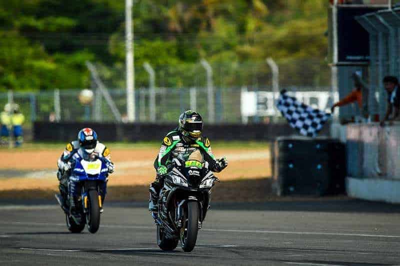 PTT BRIC SBK 2017 เปิดฉากระอุ “ฐิติพงศ์” บู๊  ”อนุชา” สุดมันส์ คว้าชัยสนามแรก พร้อมผลการแข่งขันทุกรุ่น | MOTOWISH 8