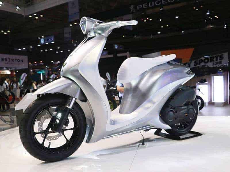 Yamaha เผยโฉม Glorious 155 สกู๊ตเตอร์คอนเซ็ปสุดหรู ในงาน เวียดนาม มอเตอร์โชว์ 2017 | MOTOWISH 162