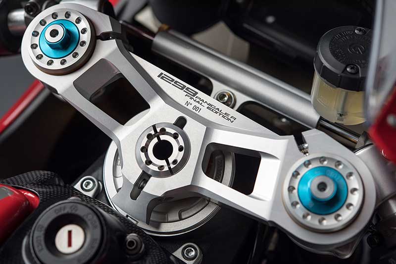 เปิดตัว Ducati 1299 Panigale R Final Edition ตำนานพานิกาเล่รุ่นสุดท้ายที่ใช้เครื่อง L-Twin | MOTOWISH 11
